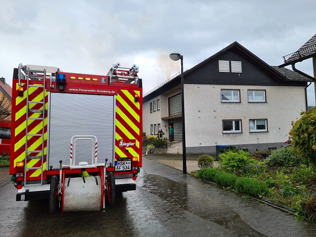 Dachstuhlbrand mit Menschenleben in Gefahr!